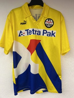 Auswärtstrikot 1993/94, Bein Uwe