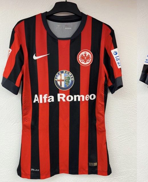 Hasebe Makoto Trikot, Vorderseite, 2014/15