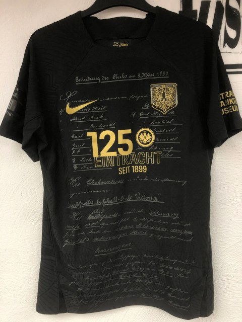 Hasebe Makoto Trikot, Vorderseite, 2023/24